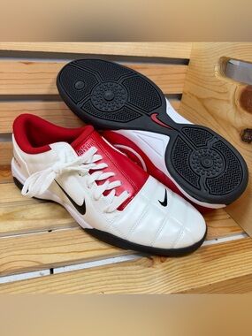 Nike Total 90 Red White Indoor Soccer Shoes HQ2851-100 Men’s Size 11 New No Box